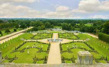 British History - Hampton Court Privy Garden