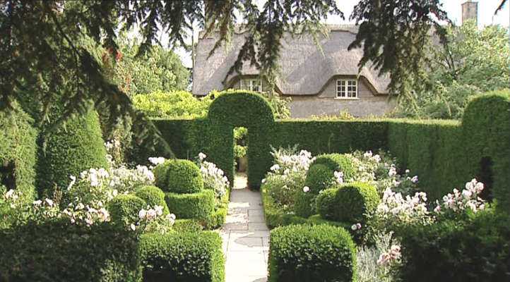 British History of Gardening - Edwardian Hidcote Garden